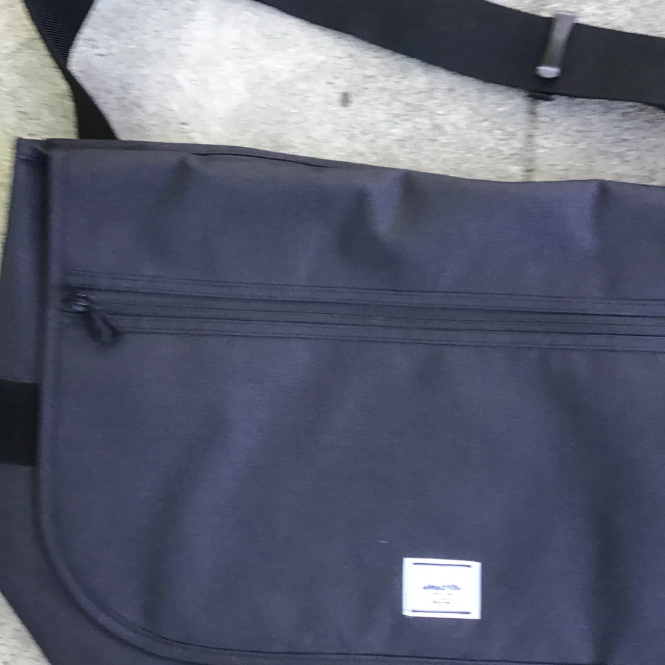 Herschel Bolso Mensajero para Laptop Negro Bandolera Escuela Trabajo Cartera 18" x 12" Foto 2 de 4
