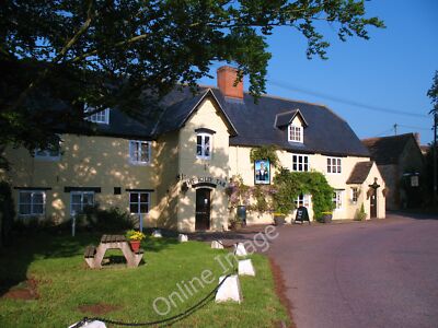 Photo 12x8 The Jolly Tar, Hannington Hannington/SU1793 18th century villa c2010
