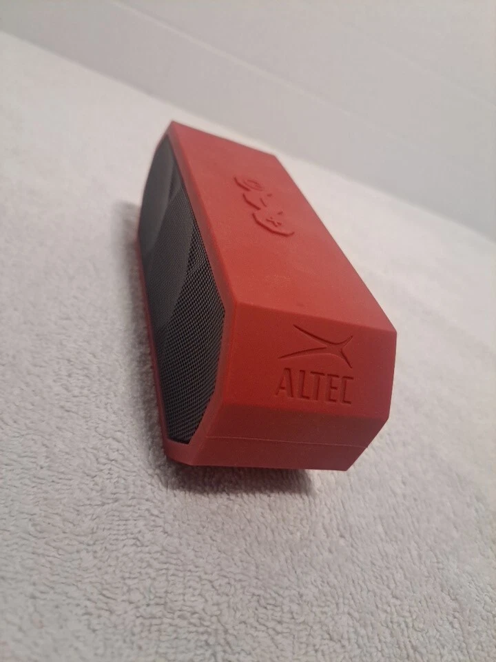 Probado Altec Lansing iMW455 Chaqueta Portátil Inalámbrico Bluetooth Altavoz Color ROJO Foto 2 de 4