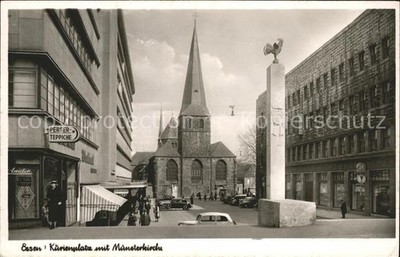 Essen Ruhr Kurienplatz mit Münsterkirche