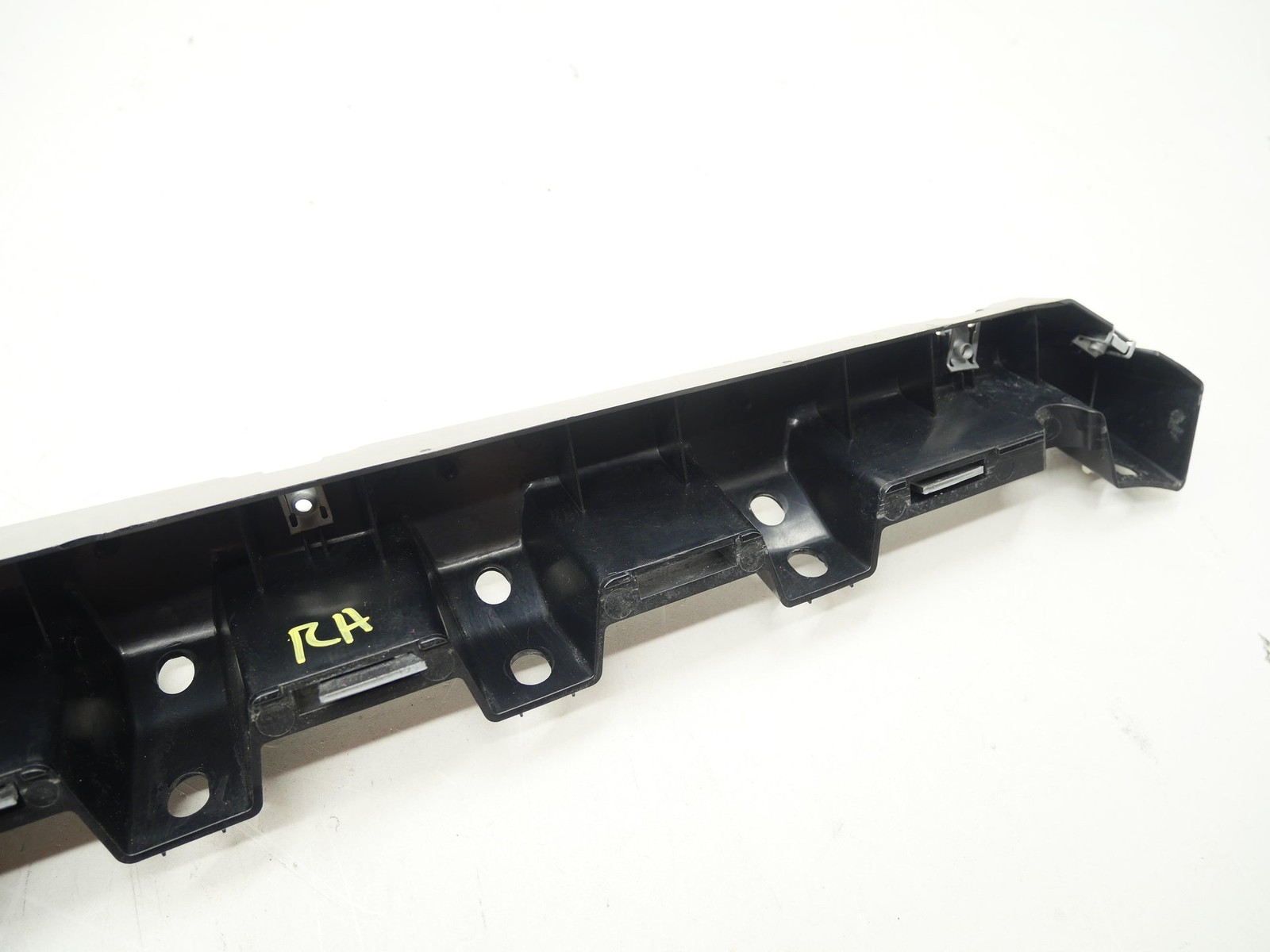 Used Passenger Rocker Molding Support Bracket 2016-2021 McLaren 570S 13A6743 OEM