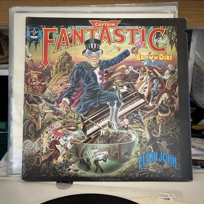 ELTON JOHN LP CAPTAIN FANTASTIC T669