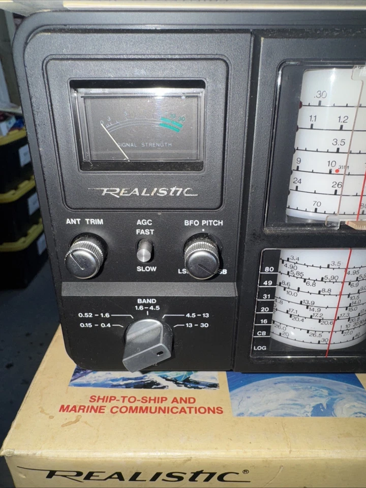Realistic DX-200 Radio 5 Band Shortwave Communications Receiver W/ Box - Image 4 of 4