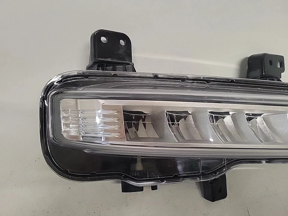 Perfect! 2020 2021 2022 2023 Ford Explorer Passenger RH LED Fog Light OEM 9002 - Image 2 of 4