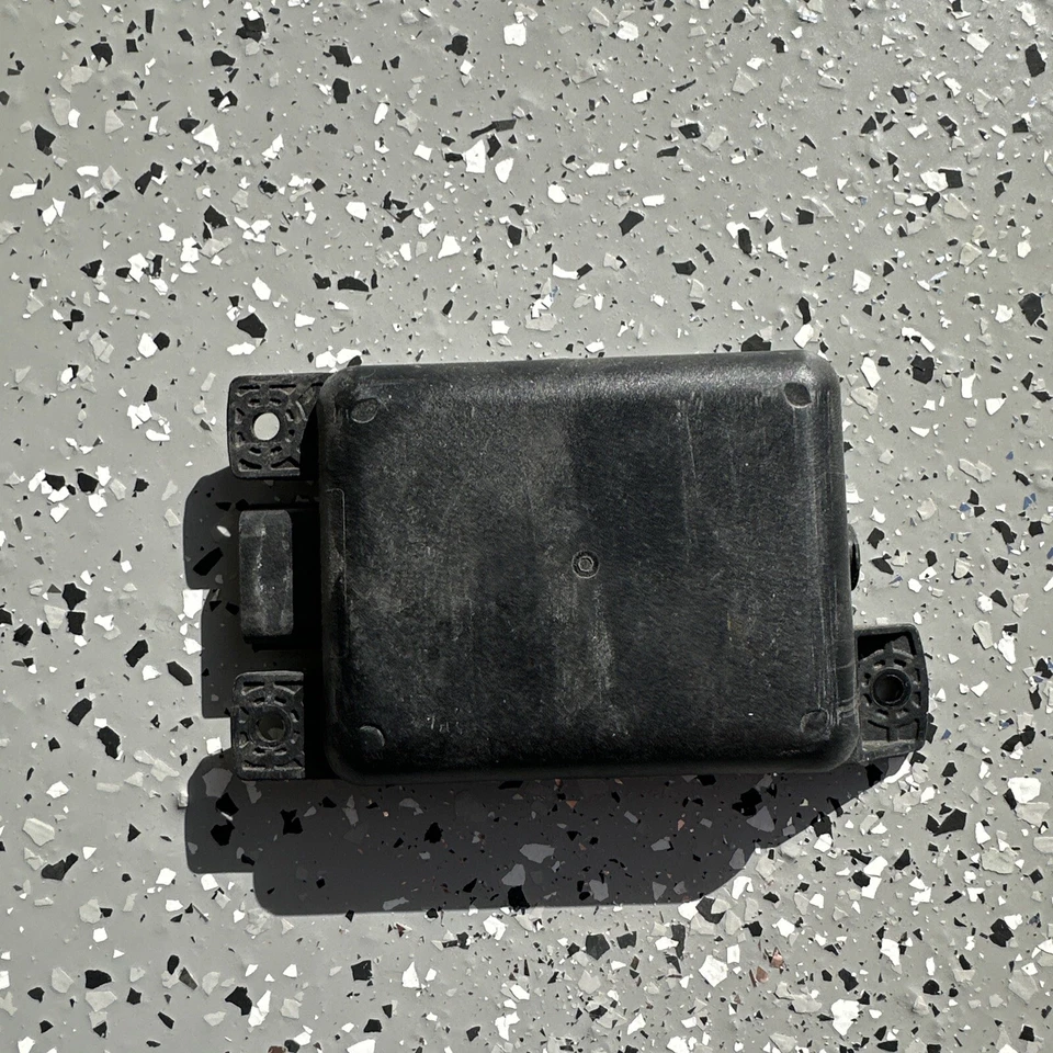 2018-2020 Chevy Traverse LT Blind Spot Monitor Lane Change Assist 6PZ93469204 - Image 2 of 3