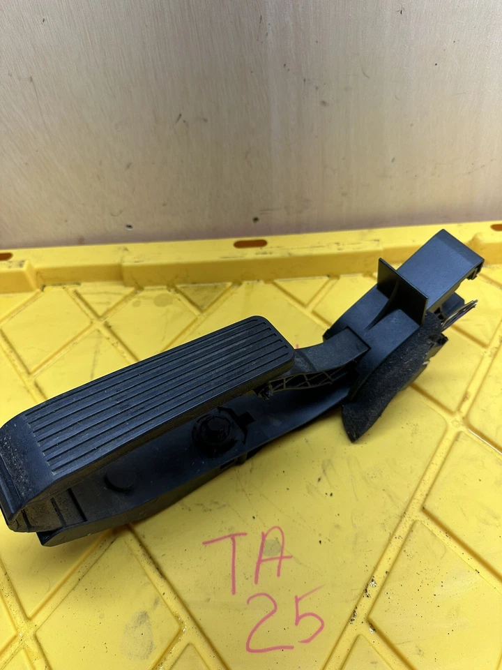 2007 MERCEDES-BENZ C280 W203 3.0L V6 THROTTLE ACCELERATOR FUEL GAS PEDAL PAD OEM - Image 2 of 4