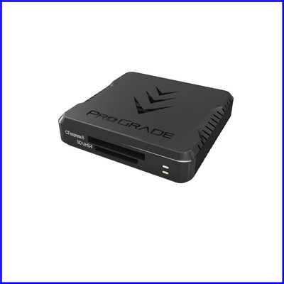 Fast USB 3.2 Gen 2 CFexpress Type B and SD UHS-II Reader for Creators on the Go