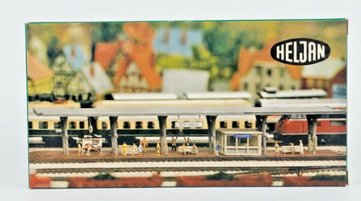 RARE Vintage Heljan Long Passenger Platform HO Scale Model #1753