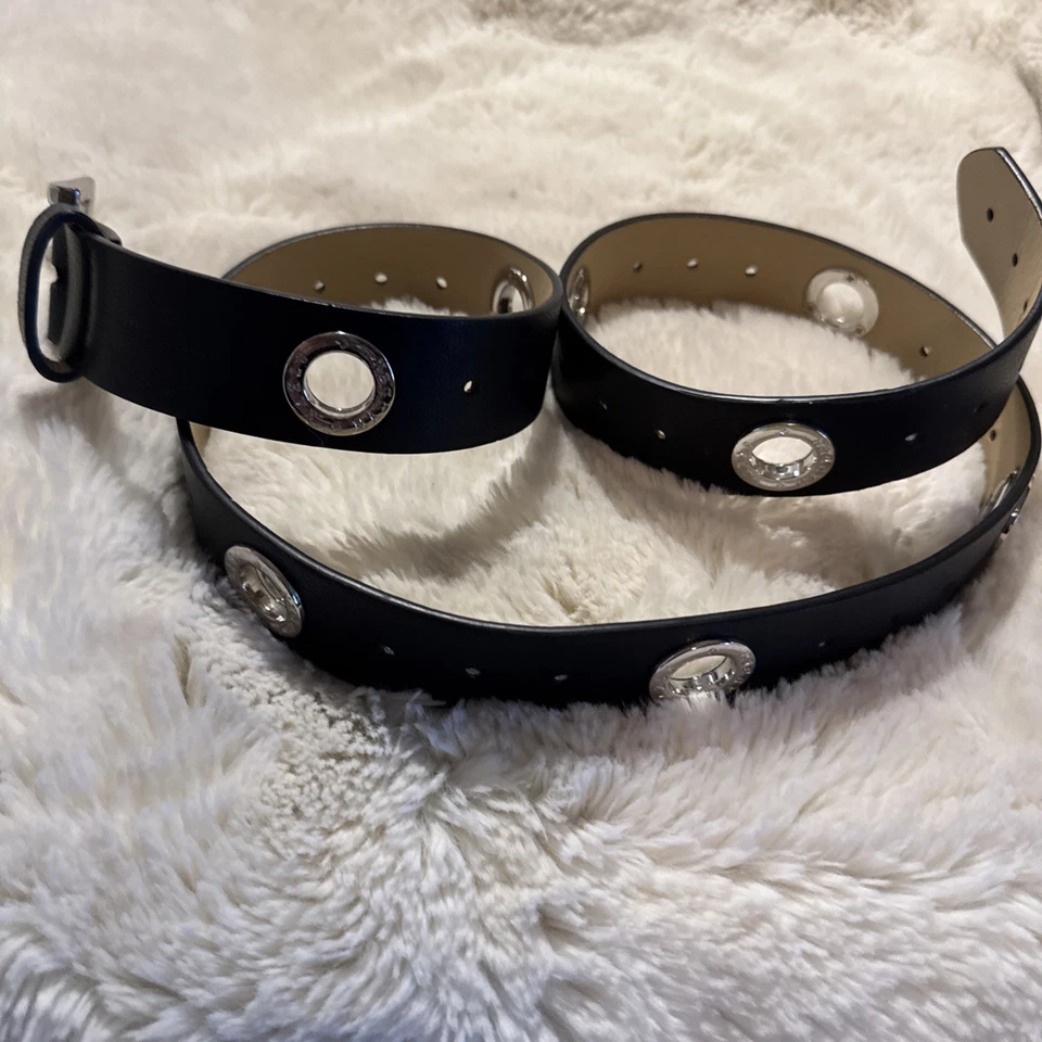 STEVE MADDEN 1.25" Black Vegan Leather Belt With Silvertone Open Round Hardware - Image 3 of 4