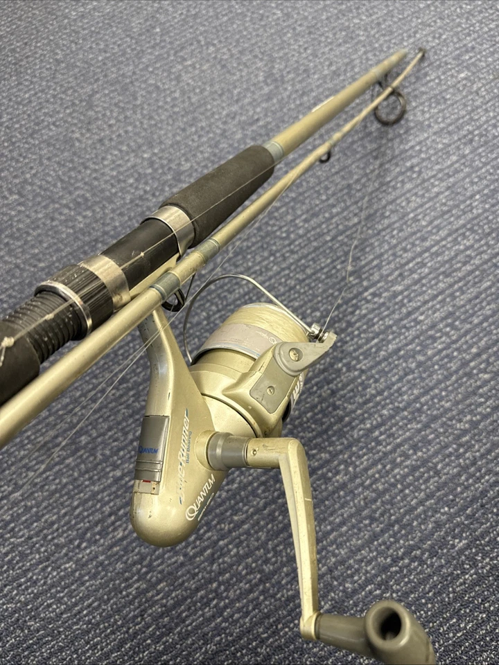 9' 2-Pc Quantum Blue Runner Fishing Rod 15-25 & Blue Runner br1-80 - Image 4 of 4