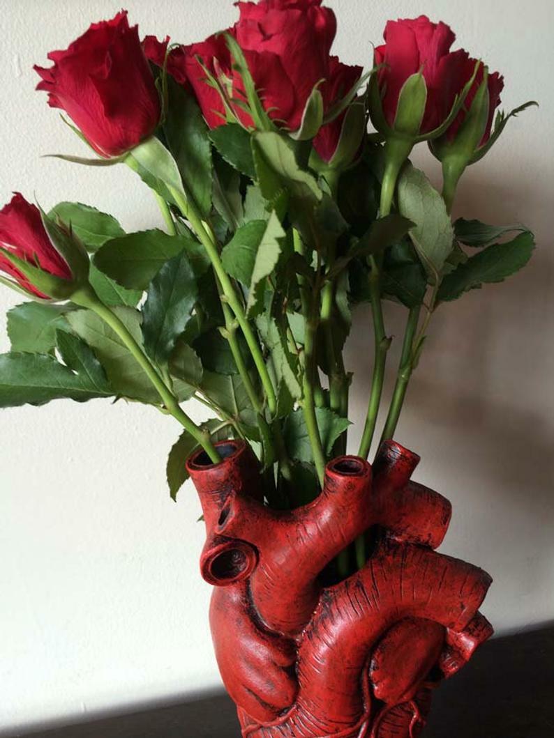 Anatomical Heart Vase Red Finish s l1600