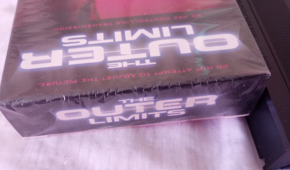 The Outer Limits Demon With A Glass Hand VHS Video MGM Entertainment Vintage - Image 3 of 4