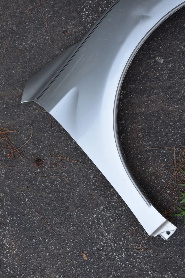 Toyota Camry 2008 guardabarros lado derecho de fábrica OEM camioneta local Foto 2 de 4