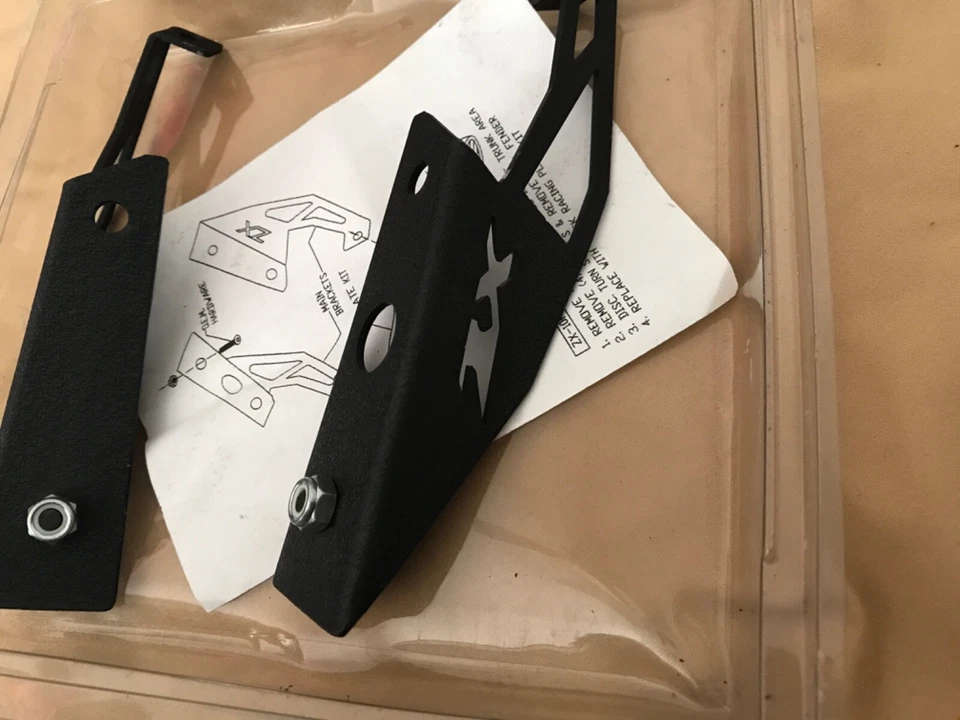 Kit de placa inferior Shock Racing 10-8560 UTKZX1B 2004 Kawasaki ZX10 Foto 3 de 4