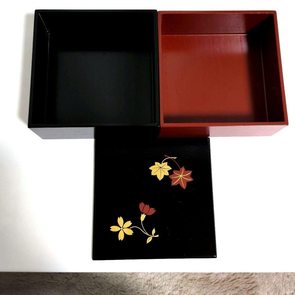 Jubako Bento Box Japanese Kyoto lacquer art Zohiko lacquered box floral pattern