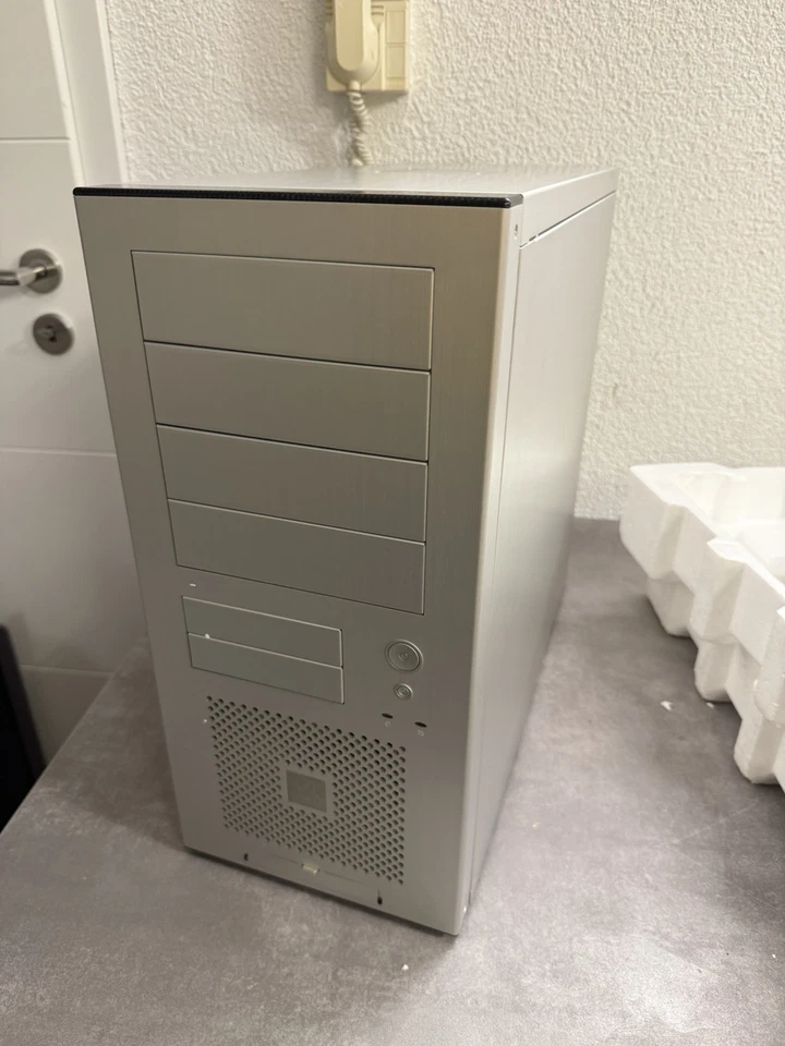 Lian Li PC-60 Plus Aluminium Silber PC Gehäuse Neuwertig In OVP ATX Retro - Bild 3 von 4