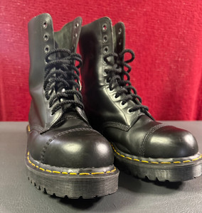 Dr Martens 10ホール　steel toe uk8 Steel Toe Dr Martens Boots | eBay
