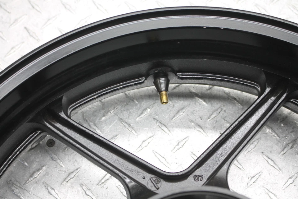 Llanta trasera Kawasaki ER-6N ER650A 2007 J17M/CXMT4,50 Foto 4 de 4