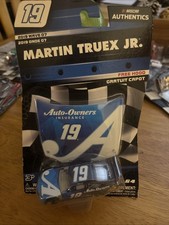 2019 NASCAR Authentic 1:64 19 Martin Truex Jr Auto Owners Insurance