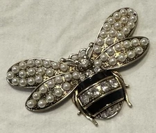 Iconic & Grand QUEEN BEE Faux Pearl & Austrian Crystal Brooch w/ Black Enamel