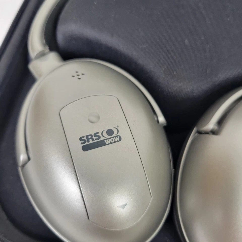 The Sharper Image Quiet Place Noise Cancelling Wired Headphones in Case  Tested - Image 3 of 4