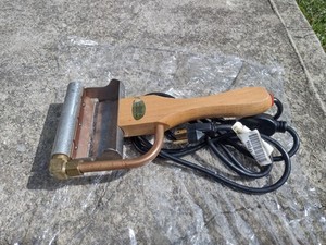 Electric Uncapping Plane for Honey; Beekeeping