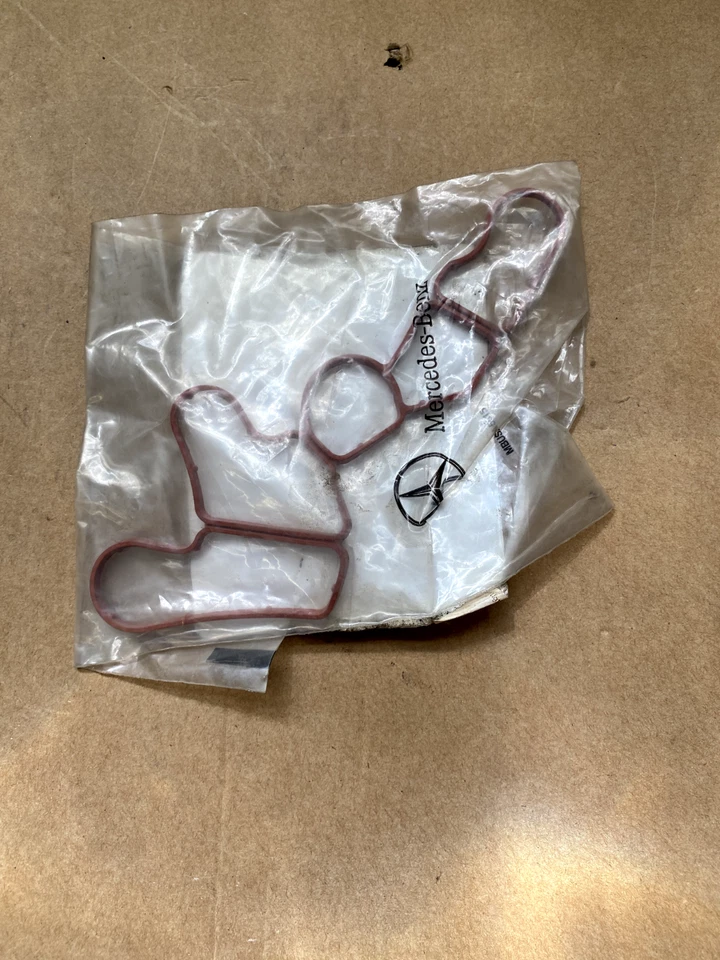 Sello moldeado elastomérico genuino Mercedes-Benz 272-184-00-00 Foto 2 de 2