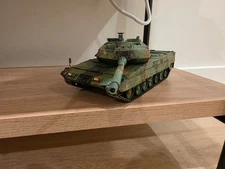 Hobby Boss Spanish Leopard 2E Model Kit 1/35 Scale built)