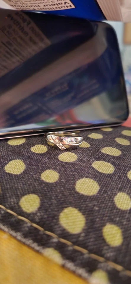 Beautiful 14k Authentic Diamond Ring in white gold size 8 GREAT DEAL Foto 2 de 4