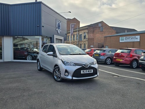 2015 Toyota Yaris 1.33 Dual VVT-i Icon Euro 5 5dr Euro 5 - Picture 9 of 24