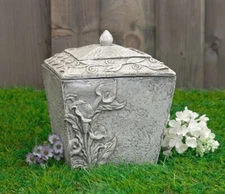 PET MEMORIAL CREMATION BOX/URN