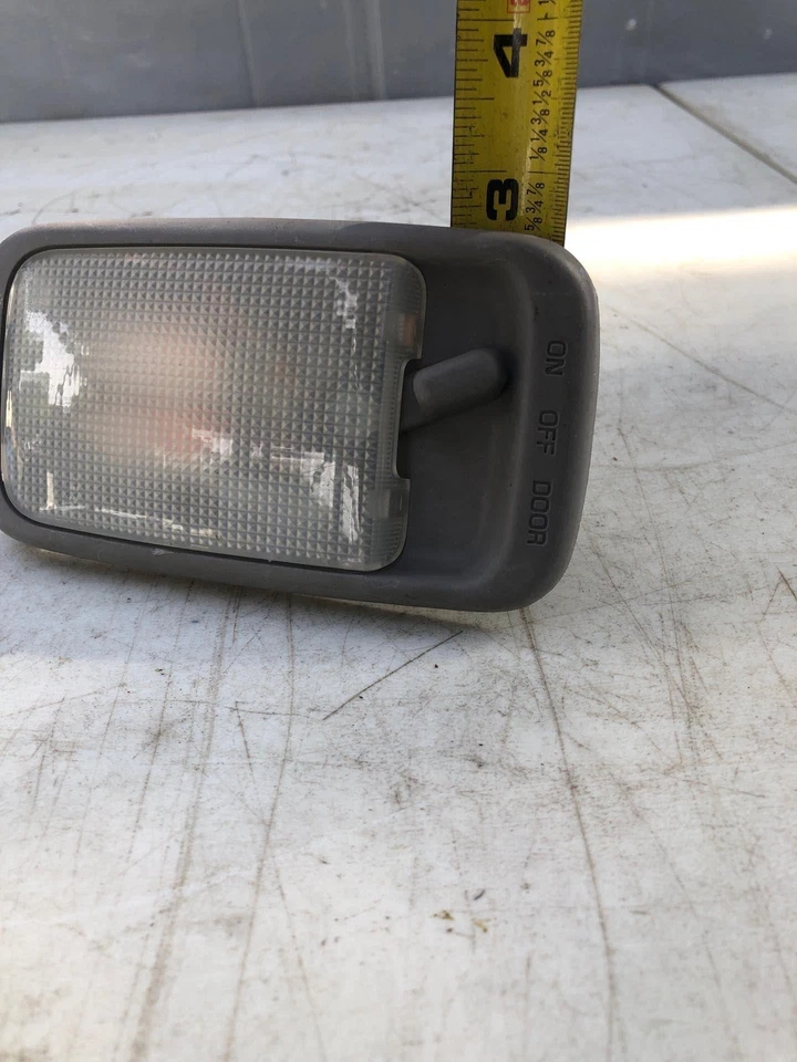 Chevrolet Geo Prizm 2002 luz interior trasera consola superior lámpara de lectura OEM Foto 4 de 4