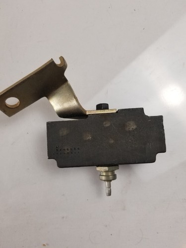 OEM GM 1234391 Warning Switch aka Proportioning Valve w/ Pressure Switch - Picture 2 of 5