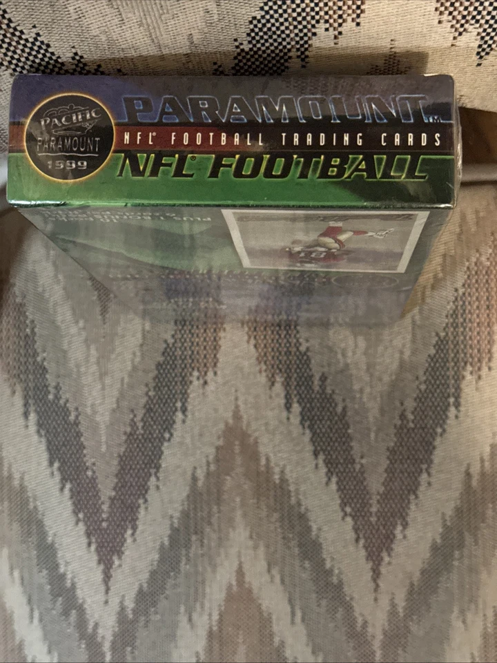 1999 Pacific Paramount Football Sealed Box - 10 Packs Plus One Bonus Pack - Image 4 of 4
