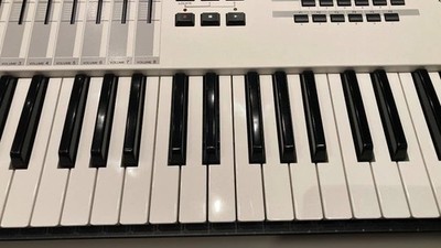 YAMAHA MOTIF XF7 WH Keyboard Synthesizer 886830331978| eBay