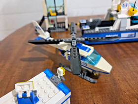 LOT OF 4 LEGO CITY POLICE COMMAND CENTER  7743 WITH SETS 7287, 7286, & 7741