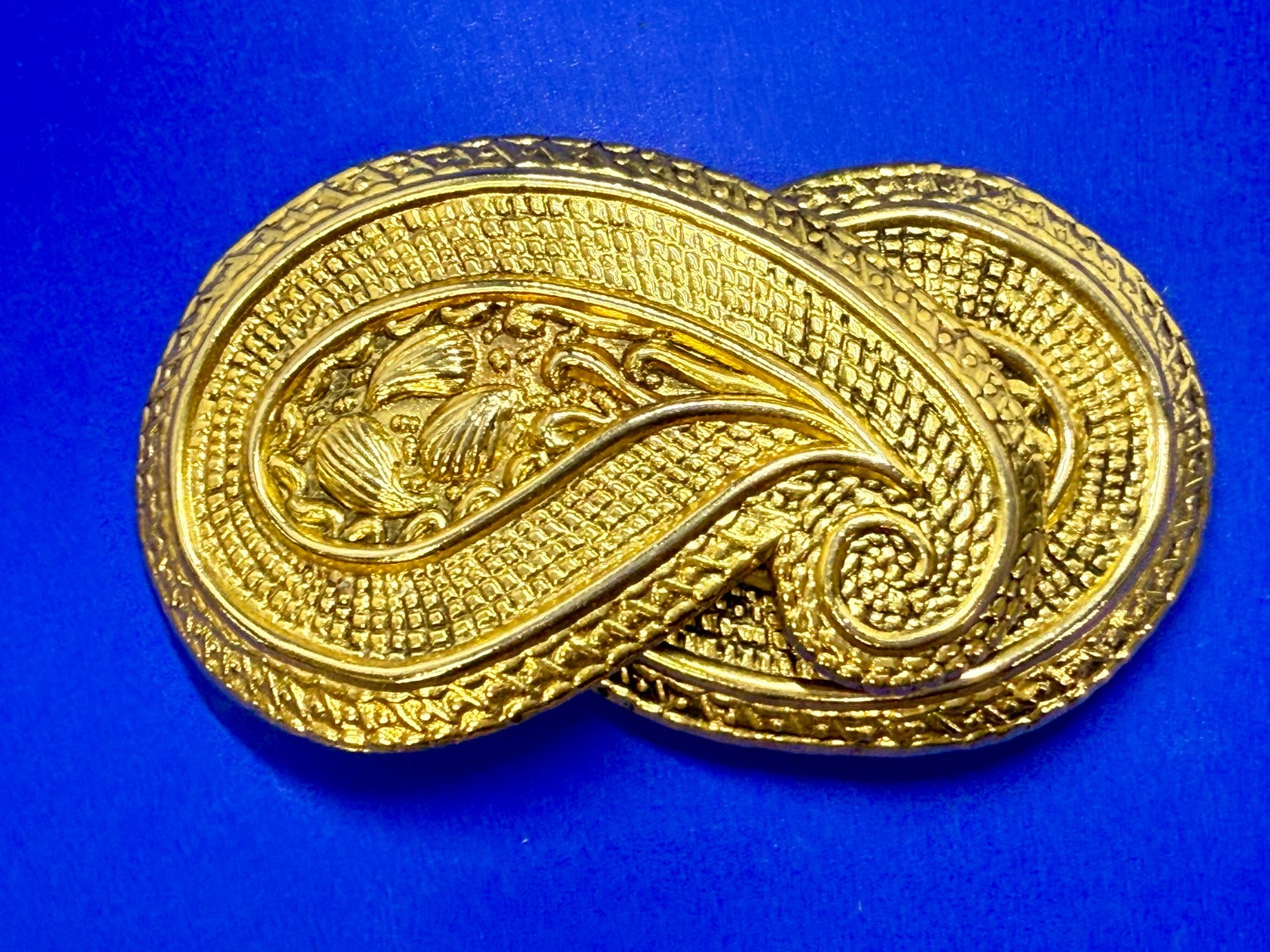 Large Swirl Pattern Interlocking Two Piece Vintag… - image 2