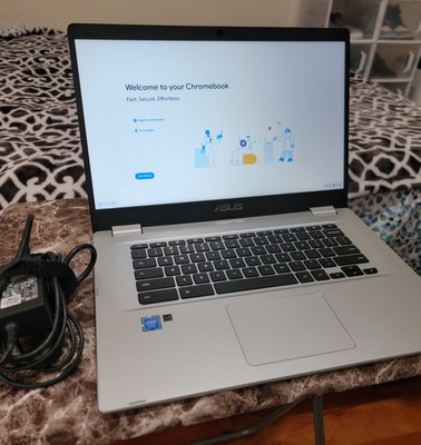 ASUS Chromebook C523NA-DH02 Laptop, 15.6'' HD NanoEdge-Display 4gb ram 32gb intel