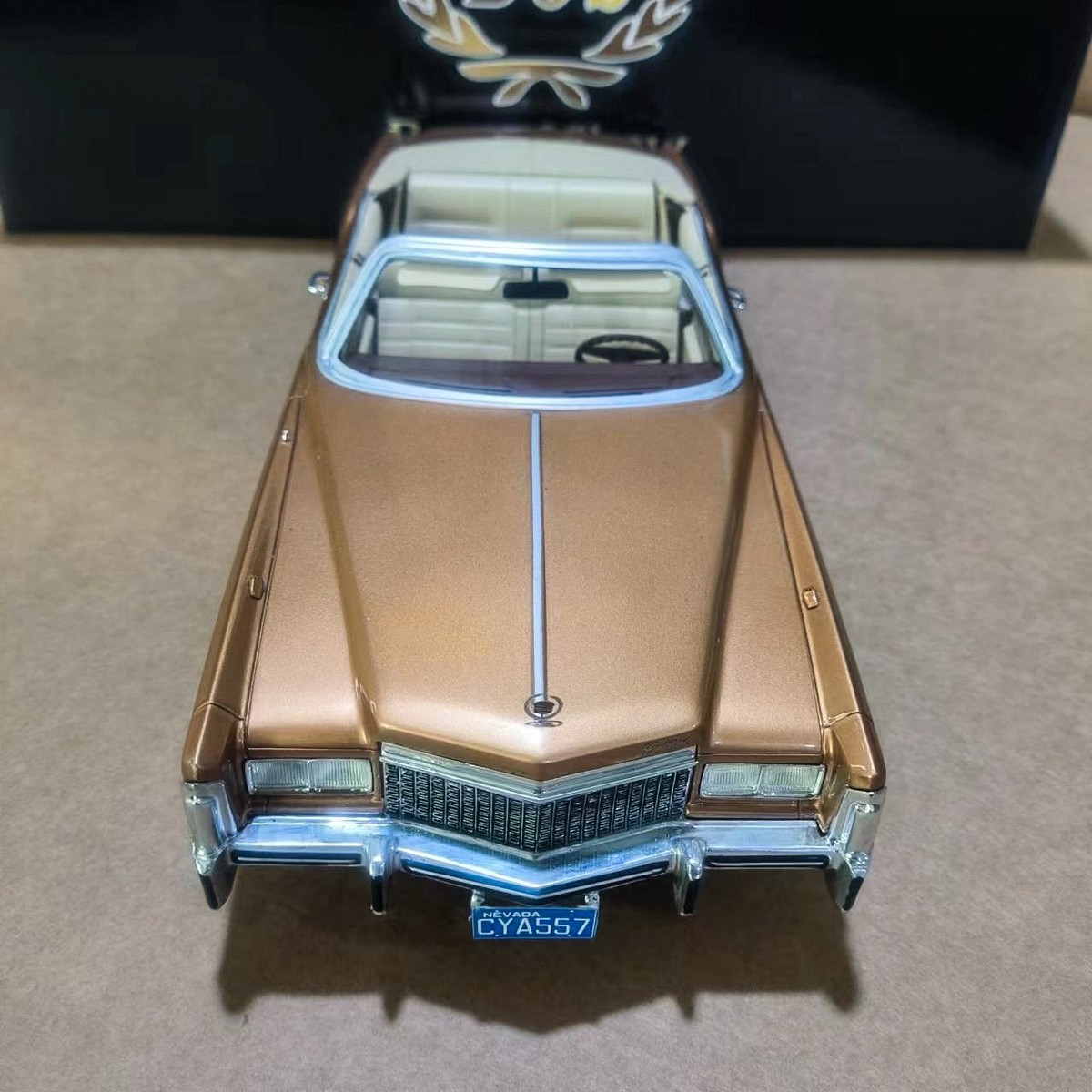 Bos 1/18 1976 Cadillac Eldorado Convertible 1976 Bronze Metallic