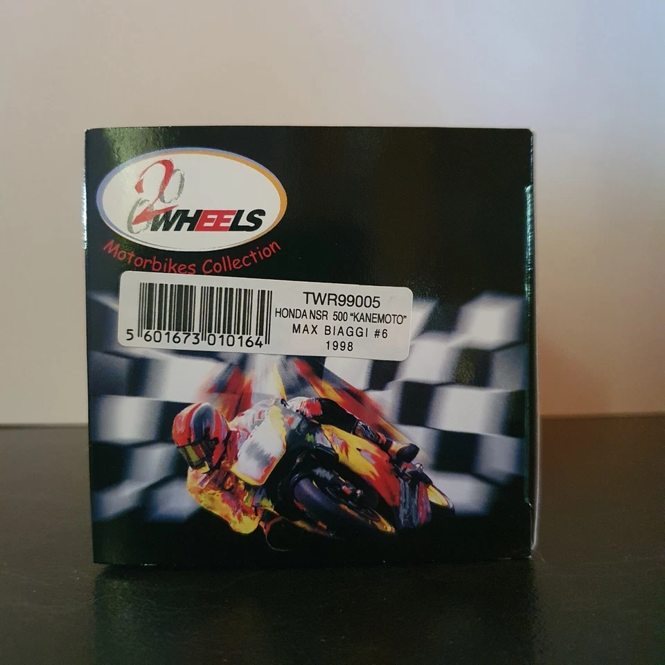 Honda NSR 500 1998 escala 1:24 "Kanmoto", Max Biaggi #6.  2 ruedas TWR99005, Foto 2 de 2