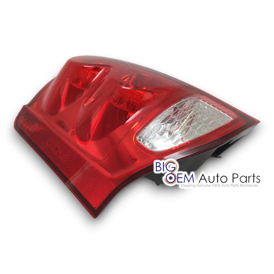 Luz trasera lateral del conductor 11-20 Dodge Caravan 12-15 RAM C/V 5182535AF Foto 4 de 4