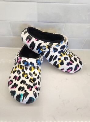 Crocs Classic Warm Lined Multicolor Leopard Print Clog M4W6