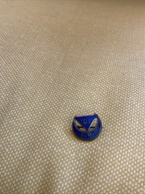 vintage pin blue enamel triangular design with ''E.B.C'' 01 Masonic ?