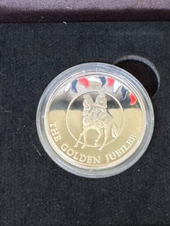 2002 Golden Jubilee £5 Commemorative Coin Gold Silver Red Blue 1 Piece
