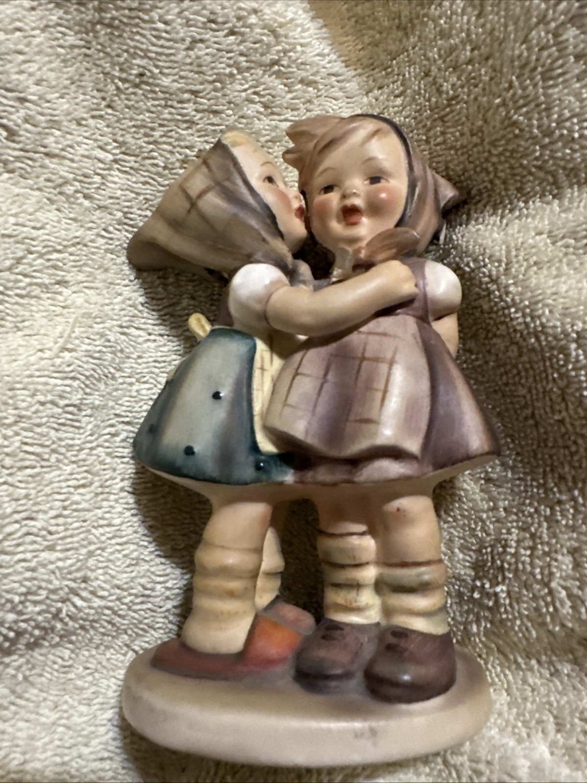 2 Girls Telling Secrets Hummel Goebel Germany Figurines Preowned Flaw Preowned