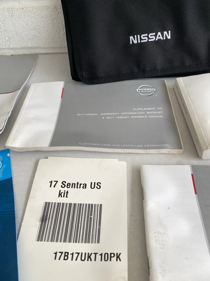Conjunto manual do proprietário Nissan Sentra 2017 com livreto de garantia e estojo fabricante de equipamento original - Imagem 3 de 4