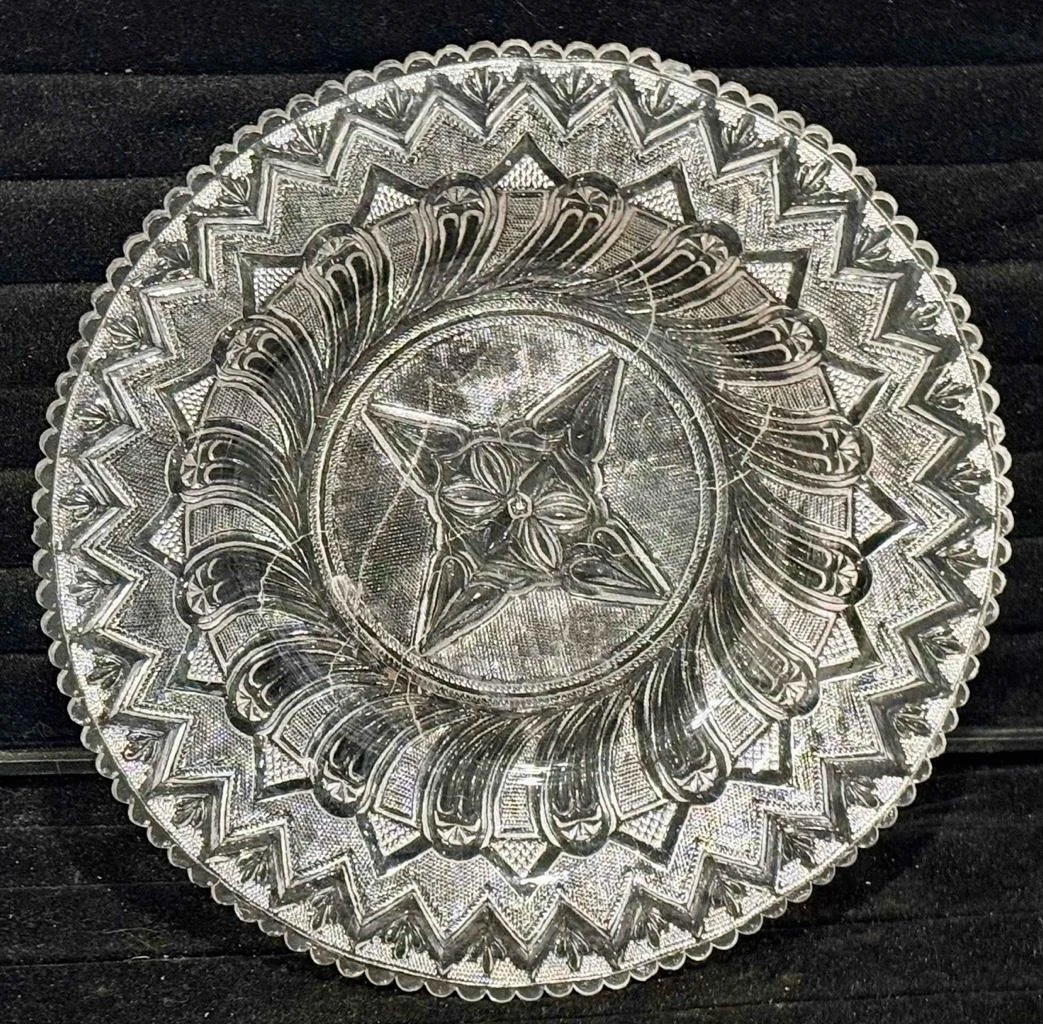 Antique Sandwich Lacy Pressed FEATHER & QUATREFOIL Flint Glass Dish, c. 1830