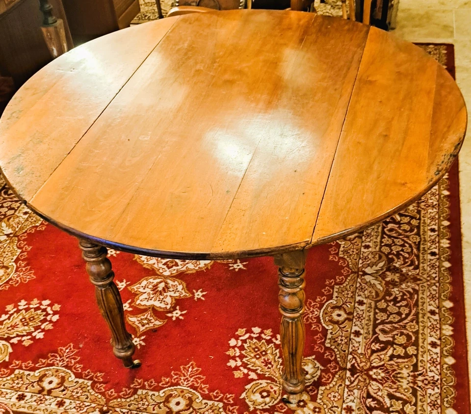 Table Ronde Louis Philippe avec deux rabats en merisier blond  fin 19ème - Photo 2/4