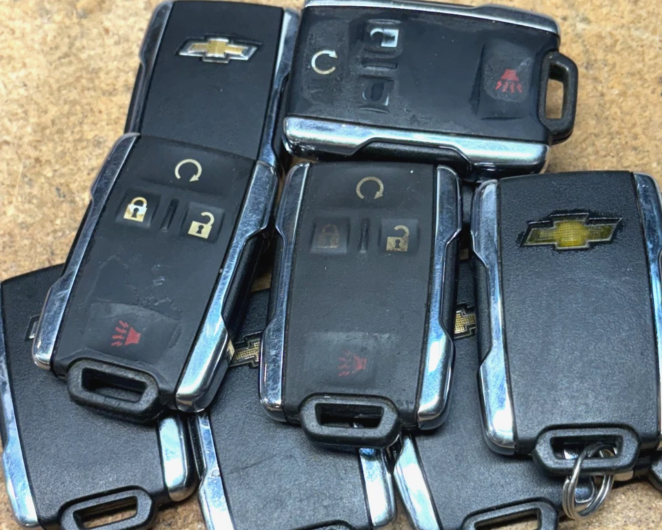 LOT OF 10 OEM CHEVROLET  STANDRAD   KEYLESS ENTRY FOB LOT  M3N-32337100 4 BUTTON - Image 3 of 4