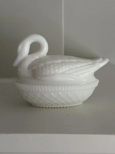 VTG IMPERIAL - Milk Glass Swan Trinket Box - Made In USA